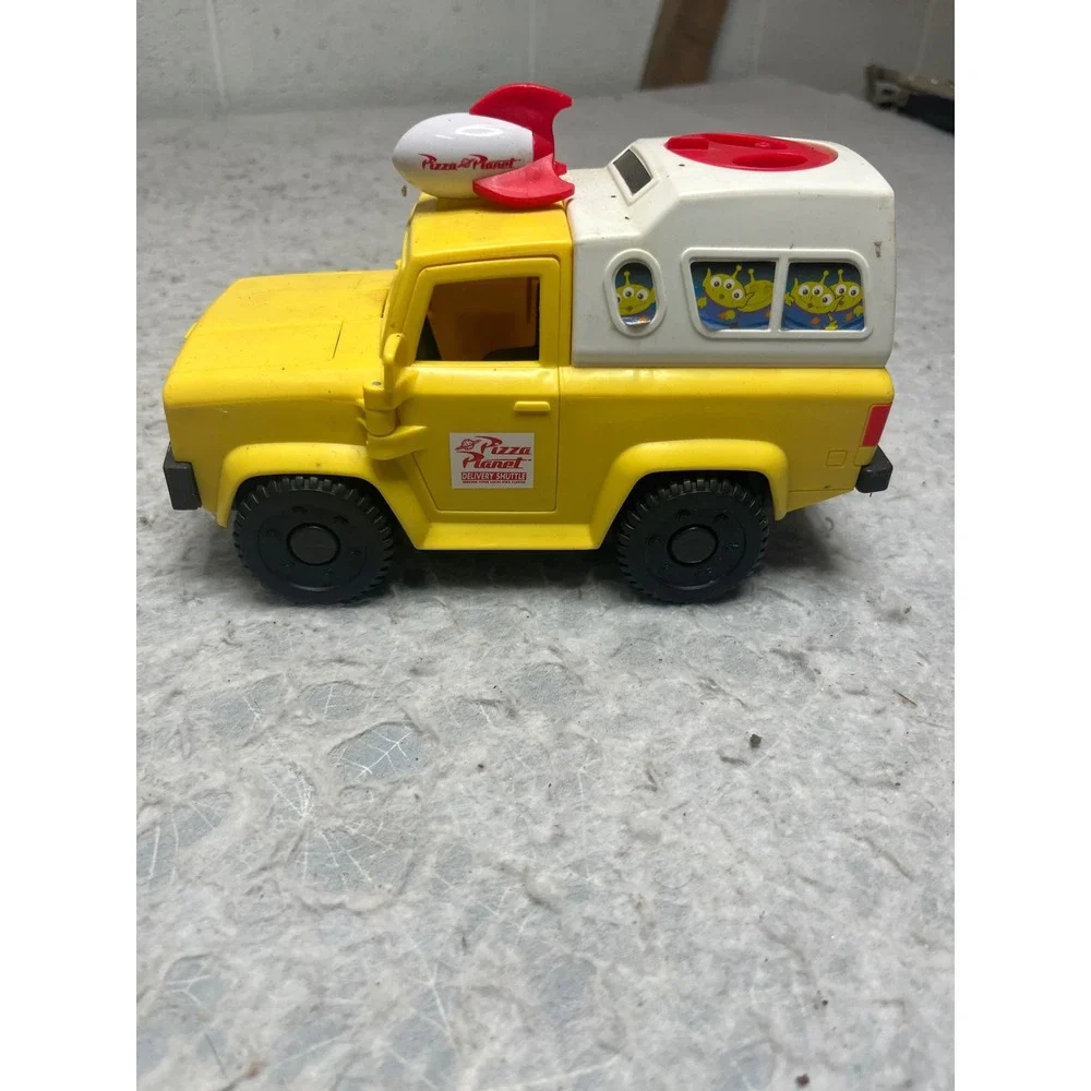 Mattel Disney Pixar Toy Story Pizza Planet Delivery Shuttle Truck X4086 2011